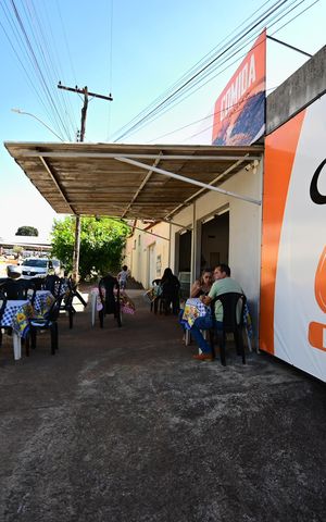 Casa à venda com 432m², 11 quartos e 2 vagas Casa à venda com 432m², 11 quartos e 2 vagasVista da rua