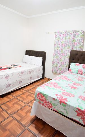 Casa à venda com 432m², 11 quartos e 2 vagas Casa à venda com 432m², 11 quartos e 2 vagasQuarto 2
