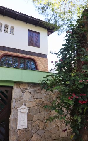 Casa à venda com 300m², 3 quartos e 2 vagasFachada