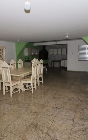 Casa à venda com 300m², 3 quartos e 2 vagasChurrasqueira