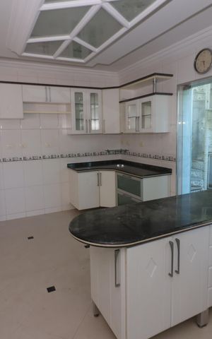 Casa à venda com 300m², 3 quartos e 2 vagasCozinha