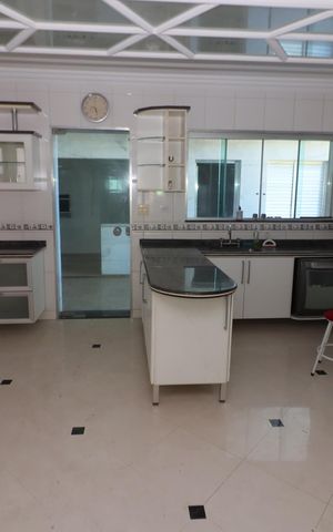 Casa à venda com 300m², 3 quartos e 2 vagasCozinha