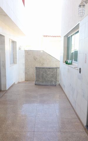 Casa à venda com 300m², 3 quartos e 2 vagasÁrea de Serviço