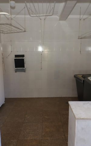 Casa à venda com 300m², 3 quartos e 2 vagasÁrea de Serviço