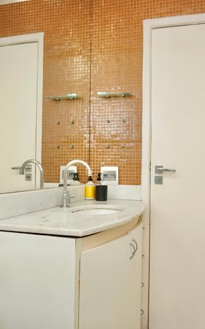 Apartamento à venda com 95m², 3 quartos e 1 vaga Apartamento à venda com 95m², 3 quartos e 1 vagaBanheiro Social