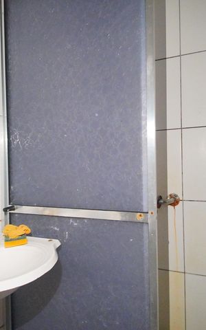 Casa para alugar com 79m², 2 quartos e 2 vagasBanheiro