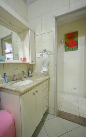 Casa à venda com 90m², 2 quartos e 3 vagasBanheiro 