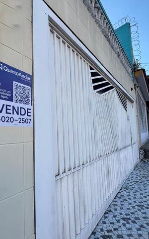 Casa à venda com 90m², 2 quartos e 3 vagasFachada 