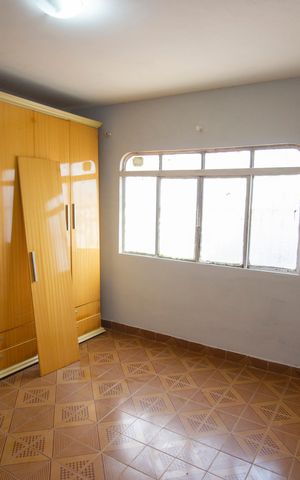 Casa à venda com 198m², 5 quartos e 3 vagasSuíte