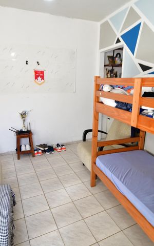 Casa para alugar com 202m², 3 quartos e 4 vagasSala - Fundos