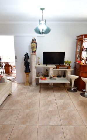 Casa para alugar com 202m², 3 quartos e 4 vagasSala