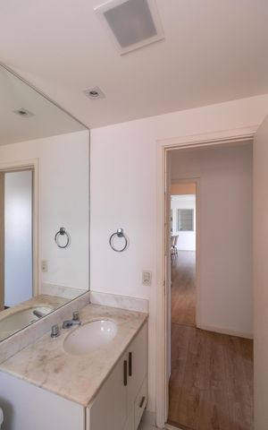 Apartamento para alugar com 108m², 3 quartos e 2 vagas Apartamento para alugar com 108m², 3 quartos e 2 vagasBanheiro da Suíte 02