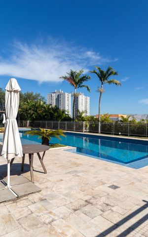Apartamento para alugar com 108m², 3 quartos e 2 vagas Apartamento para alugar com 108m², 3 quartos e 2 vagasÁrea comum - Piscina