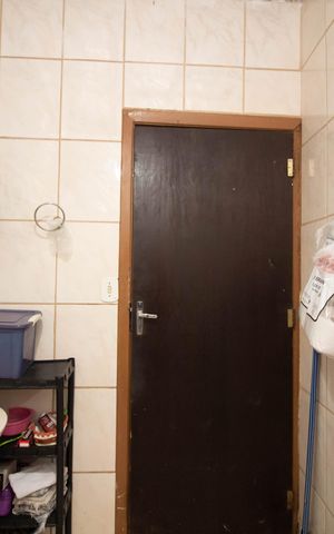 Casa à venda com 150m², 4 quartos e 2 vagas Casa à venda com 150m², 4 quartos e 2 vagasBanheiro