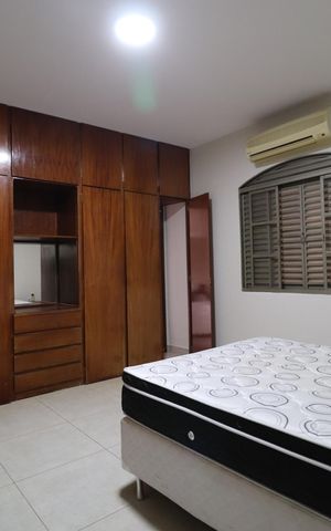 Casa para alugar com 312m², 3 quartos e 4 vagasQuarto 3 - Suíte