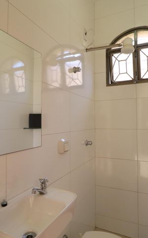 Casa para alugar com 312m², 3 quartos e 4 vagasBanheiro de serviço
