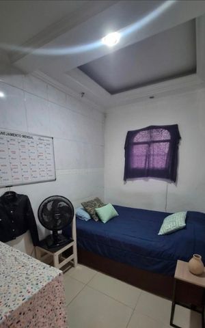 Casa à venda com 236m², 6 quartos e 2 vagas Casa à venda com 236m², 6 quartos e 2 vagasQuarto
