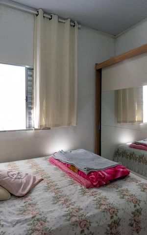 Casa à venda com 180m², 5 quartos e sem vaga Casa à venda com 180m², 5 quartos e sem vagaCasa 4 Quarto 2