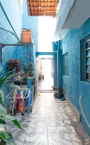 Casa à venda com 180m², 5 quartos e sem vaga Casa à venda com 180m², 5 quartos e sem vagaQuintal