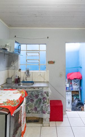 Casa à venda com 180m², 5 quartos e sem vaga Casa à venda com 180m², 5 quartos e sem vagaCasa 3 Cozinha