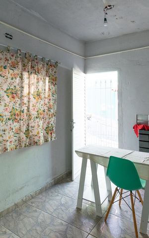 Casa à venda com 180m², 5 quartos e sem vaga Casa à venda com 180m², 5 quartos e sem vagaSalão Comercial