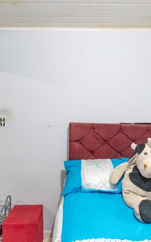 Casa à venda com 180m², 5 quartos e sem vaga Casa à venda com 180m², 5 quartos e sem vagaCasa 3 Quarto
