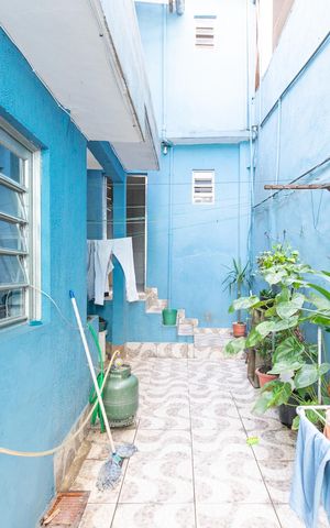 Casa à venda com 180m², 5 quartos e sem vaga Casa à venda com 180m², 5 quartos e sem vagaQuintal