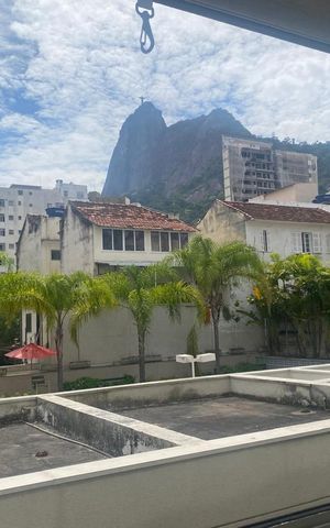 Apartamento à venda com 81m², 2 quartos e 1 vaga Apartamento à venda com 81m², 2 quartos e 1 vagaVista