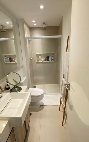 Apartamento à venda com 81m², 2 quartos e 1 vaga Apartamento à venda com 81m², 2 quartos e 1 vagaBanheiro