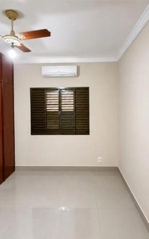 Casa para alugar com 230m², 3 quartos e 3 vagas Casa para alugar com 230m², 3 quartos e 3 vagasQuarto 2