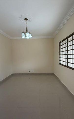 Casa para alugar com 230m², 3 quartos e 3 vagas Casa para alugar com 230m², 3 quartos e 3 vagasSala