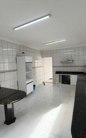 Casa para alugar com 230m², 3 quartos e 3 vagas Casa para alugar com 230m², 3 quartos e 3 vagasCozinha