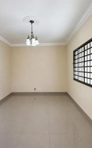 Casa para alugar com 230m², 3 quartos e 3 vagas Casa para alugar com 230m², 3 quartos e 3 vagasSala