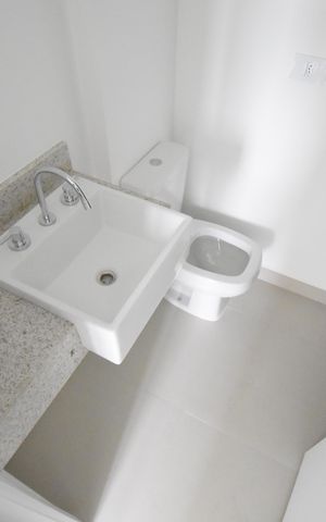 Apartamento à venda com 80m², 2 quartos e 1 vagaBanheiro 2