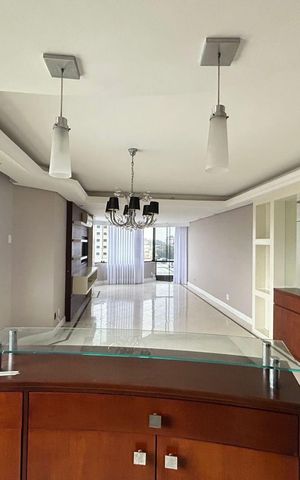 Apartamento para alugar com 230m², 3 quartos e 2 vagas Apartamento para alugar com 230m², 3 quartos e 2 vagasSala