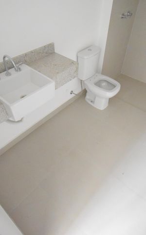 Apartamento à venda com 215m², 3 quartos e 2 vagasBanheiro 2