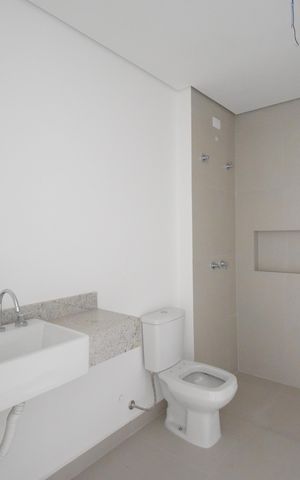 Apartamento à venda com 215m², 3 quartos e 2 vagasBanheiro 2