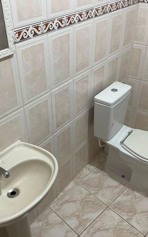 Casa para alugar com 120m², 3 quartos e 2 vagas Casa para alugar com 120m², 3 quartos e 2 vagasBanheiro