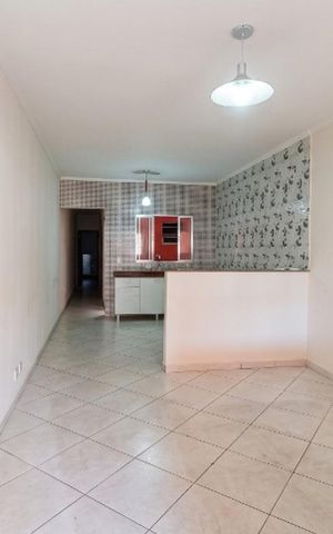 Casa à venda com 120m², 4 quartos e 2 vagas Casa à venda com 120m², 4 quartos e 2 vagasSala