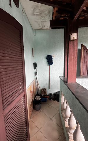 Casa à venda com 233m², 4 quartos e 2 vagas Casa à venda com 233m², 4 quartos e 2 vagasQuarto 1 Varanda