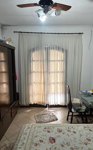 Casa à venda com 233m², 4 quartos e 2 vagas Casa à venda com 233m², 4 quartos e 2 vagasQuarto 1