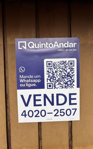 Casa à venda com 233m², 4 quartos e 2 vagas Casa à venda com 233m², 4 quartos e 2 vagasFachada