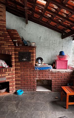 Casa à venda com 233m², 4 quartos e 2 vagas Casa à venda com 233m², 4 quartos e 2 vagasÁrea de Serviço