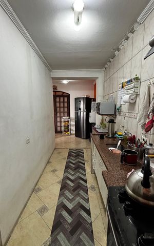 Casa à venda com 233m², 4 quartos e 2 vagas Casa à venda com 233m², 4 quartos e 2 vagasCozinha