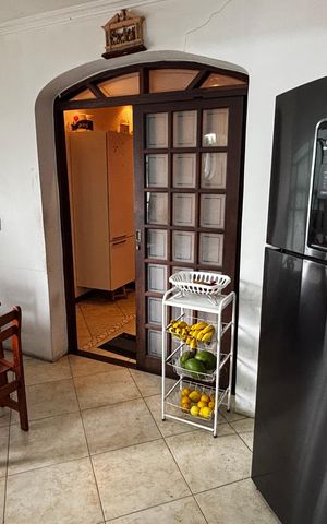Casa à venda com 233m², 4 quartos e 2 vagas Casa à venda com 233m², 4 quartos e 2 vagasCozinha