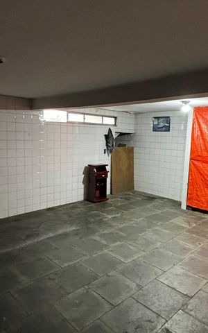 Casa à venda com 233m², 4 quartos e 2 vagas Casa à venda com 233m², 4 quartos e 2 vagasGaragem