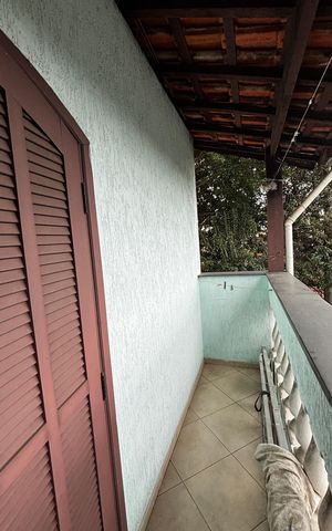 Casa à venda com 233m², 4 quartos e 2 vagas Casa à venda com 233m², 4 quartos e 2 vagasQuarto 3 Varanda