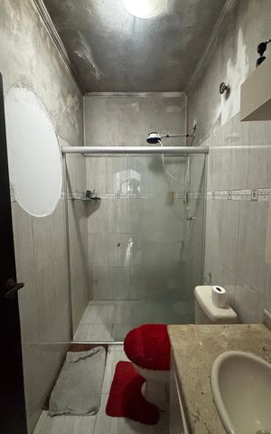 Casa à venda com 233m², 4 quartos e 2 vagas Casa à venda com 233m², 4 quartos e 2 vagasBanheiro