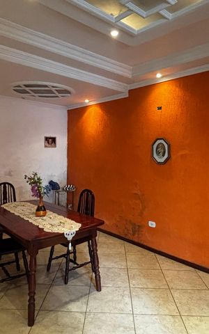 Casa à venda com 233m², 4 quartos e 2 vagas Casa à venda com 233m², 4 quartos e 2 vagasSala de Jantar