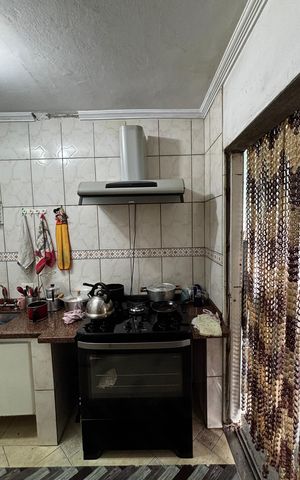 Casa à venda com 233m², 4 quartos e 2 vagas Casa à venda com 233m², 4 quartos e 2 vagasCozinha